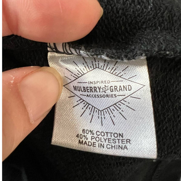 MULBERRY & GRAND Black NEW YORK Rainbow Striped Long Sleeve Size Medium - Picture 4 of 4